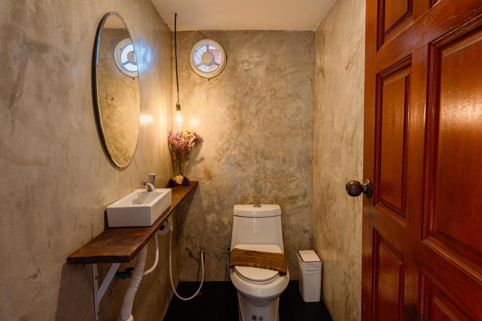 A House Villa Ко Ларн Екстериор снимка