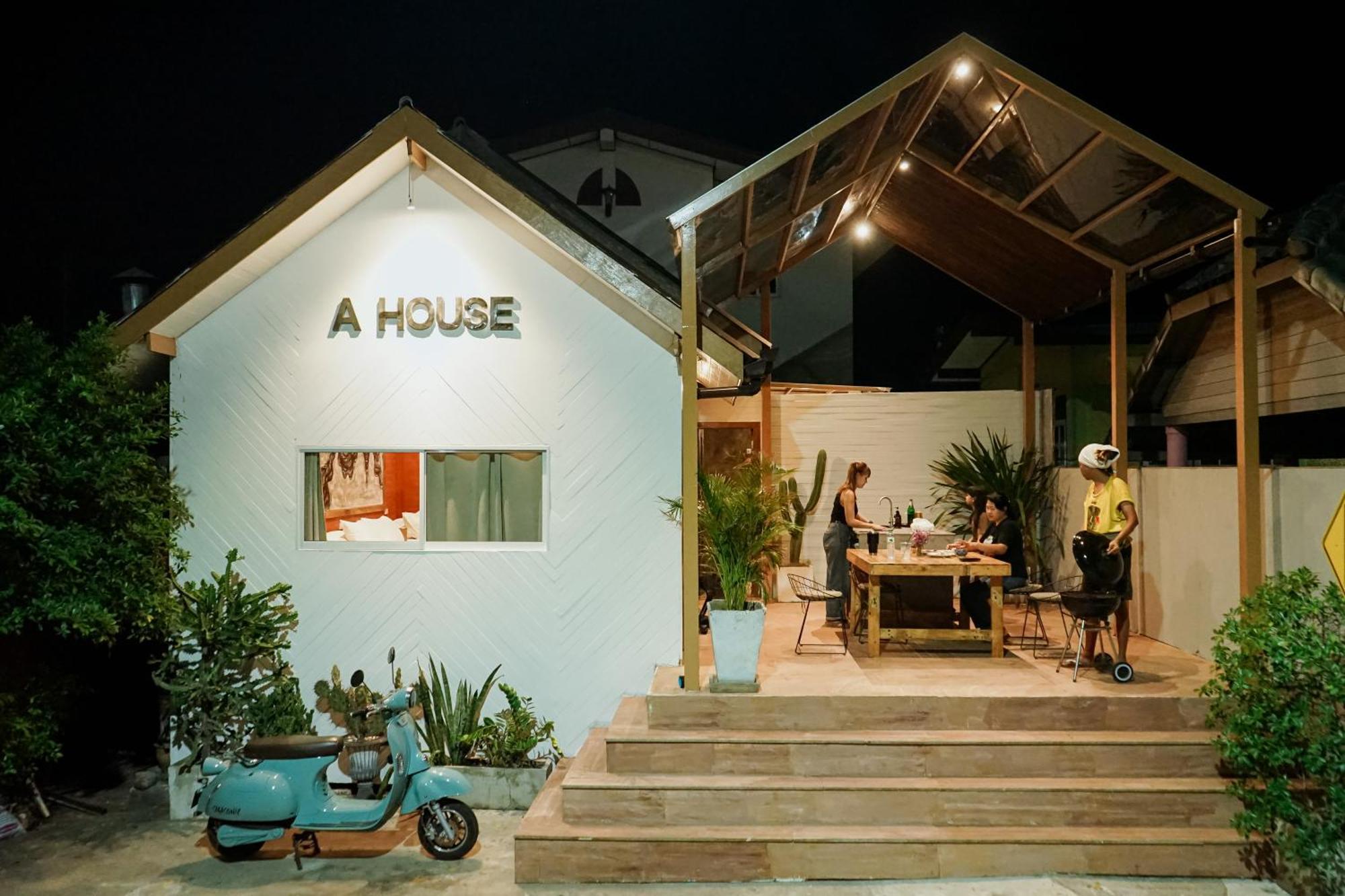 A House Villa Ко Ларн Екстериор снимка